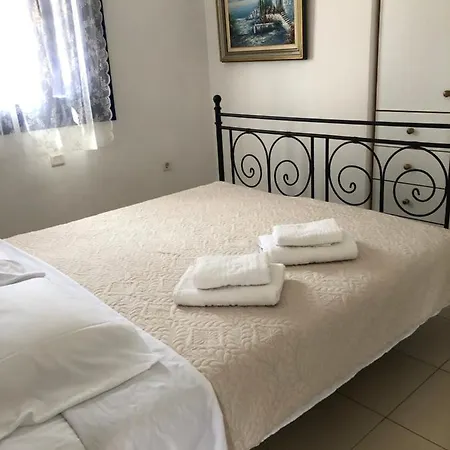 33 Holiday home *