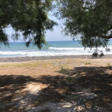 33 * Monolithos (Santorini)