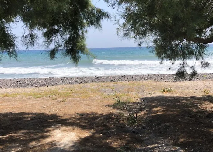 33 * Monolithos (Santorini)