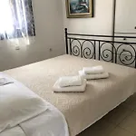 33 Hébergement de vacances *